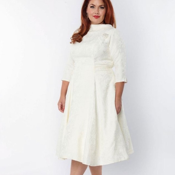 Ivory Brocade Wedding Swing Dress - Picture 6 of 12